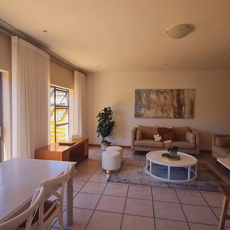 2 On Lismore Guesthouse トカイ エクステリア 写真