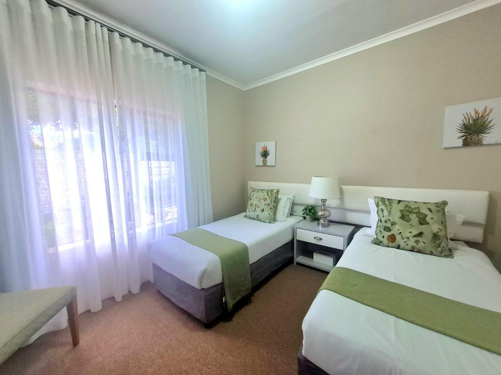 2 On Lismore Guesthouse トカイ エクステリア 写真
